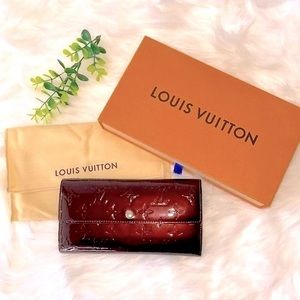 Louis Vuitton Amarante Vernis Sarah Wallet‎